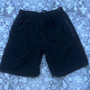 Fresh shorts with zipper pockets